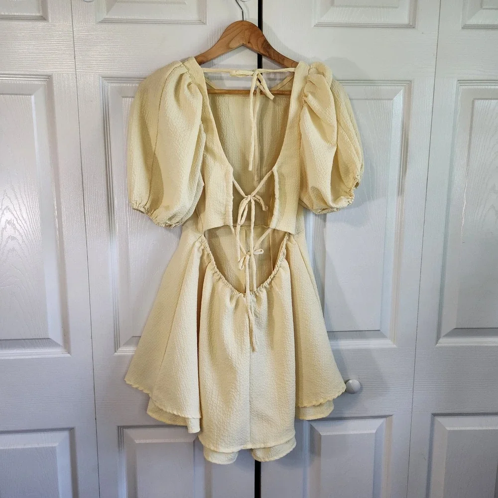 Hyfve Butter‎ Yellow Puff Sleeve Open Tie Back Tiered Romper Size Med Soft Girl